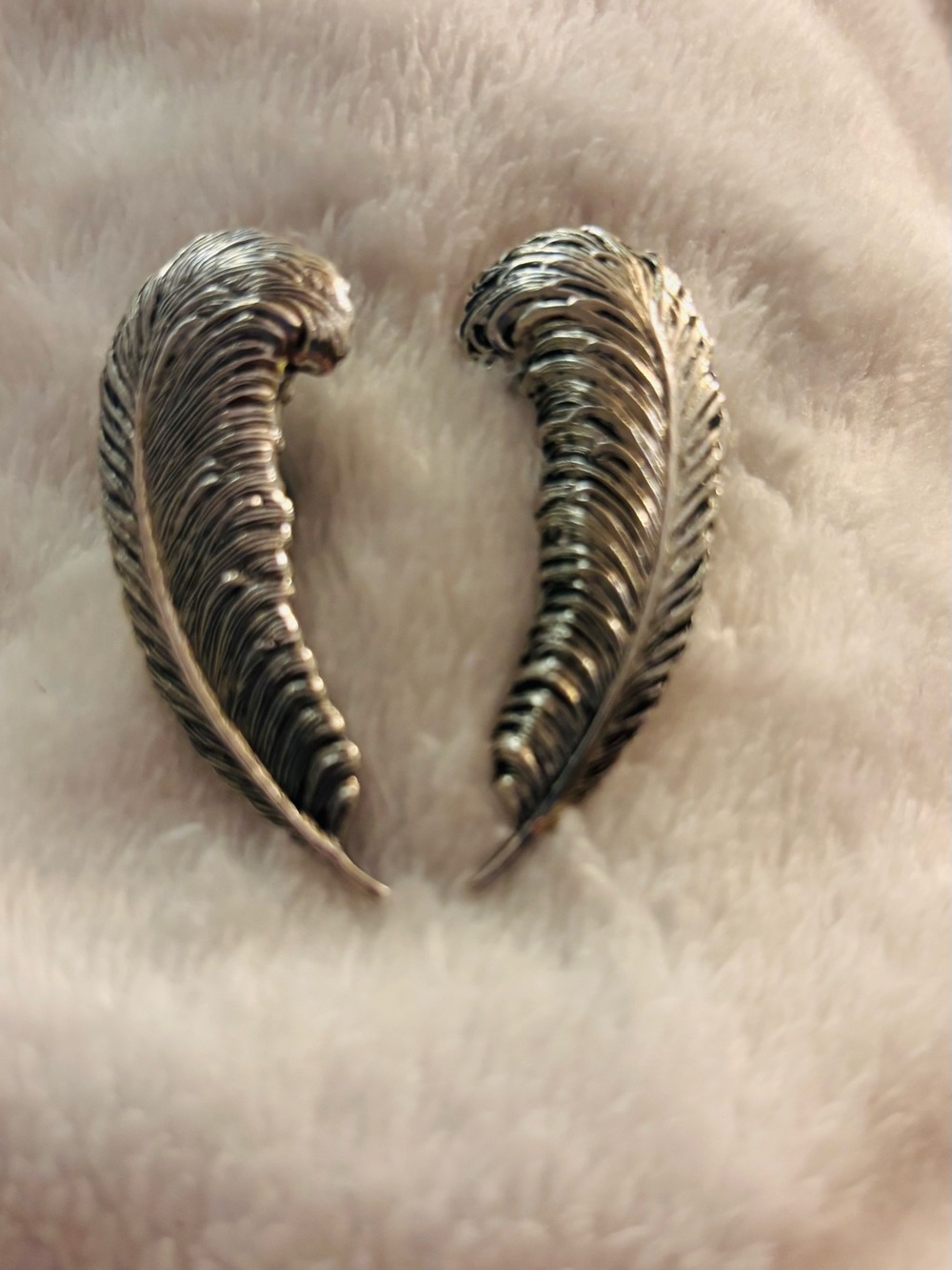Earrings Vintage Clip-On Feather EUC